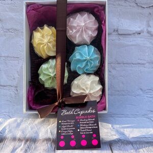 Bath Cupcakes Bubble Bath (1 missing)